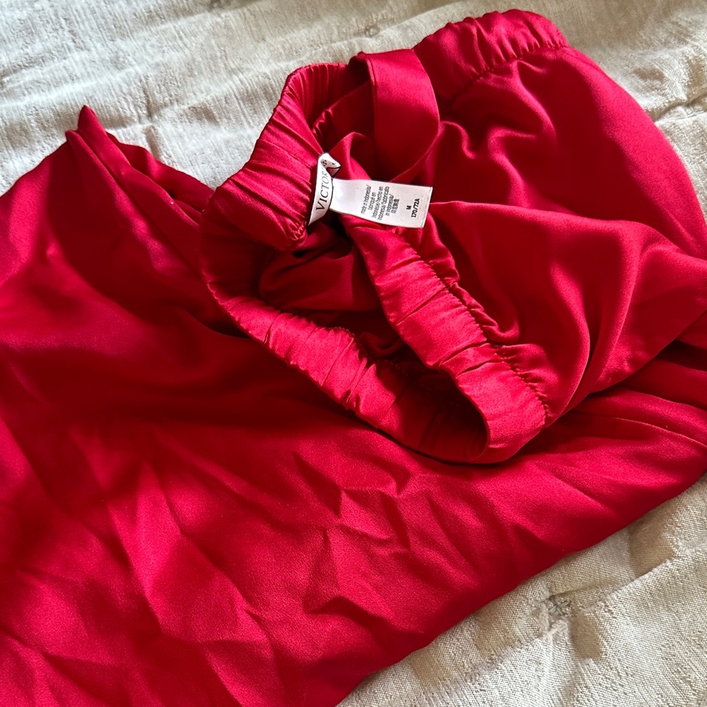 Victoria’s Secret red silly pajama pants size M nwot
